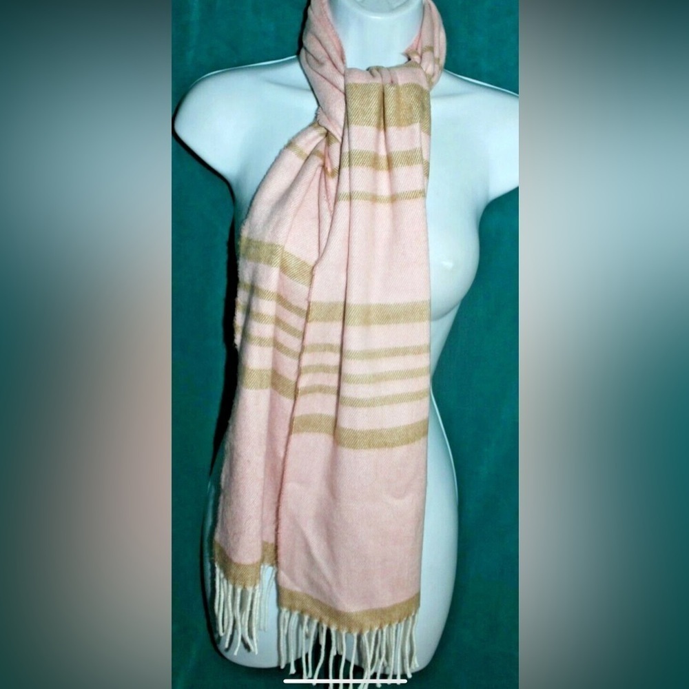 CEJON Pink Beige Plaid Fringed Scarf
Made in Italy Super Soft Acrylic 66" Long - Picture 2 of 8